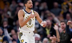 九游娱乐网页版登录入口-雄鹿击败步行者，字母哥一战成名