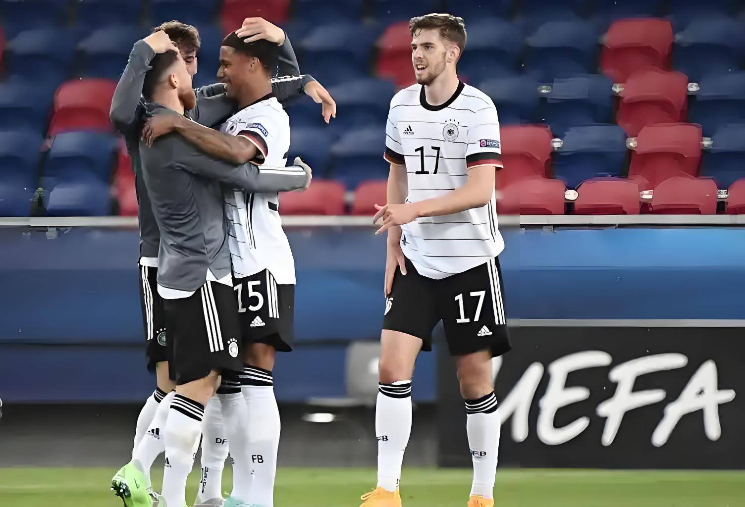 包含欧预赛：捷克击败蒙特内哥罗，稳固小组第二位置的词条