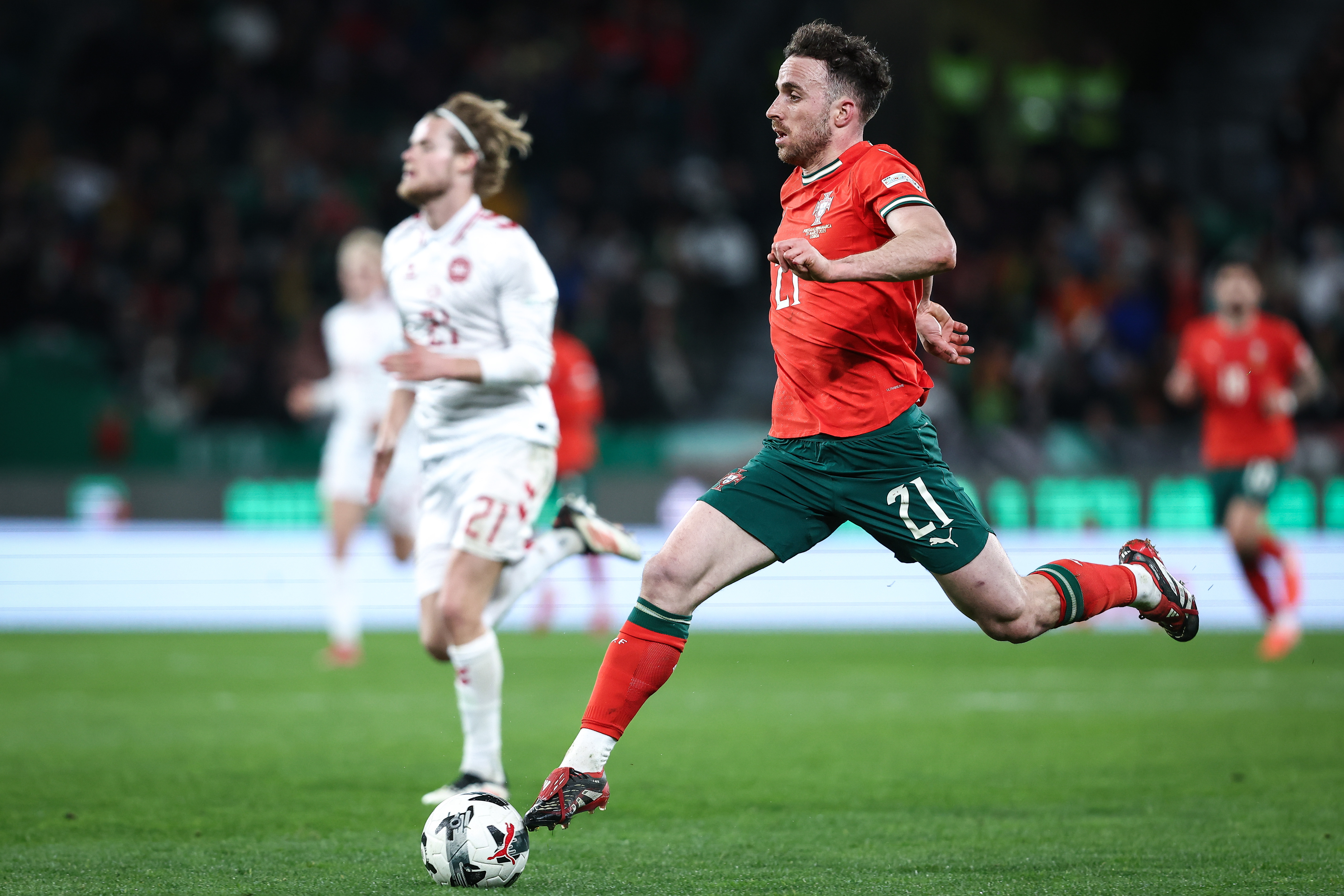 葡萄牙国家队主场大比分胜出，实力雄厚