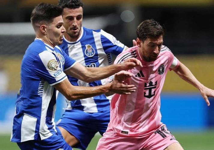 帕尔梅拉斯锋线组合默契，世俱杯争冠实力凸显