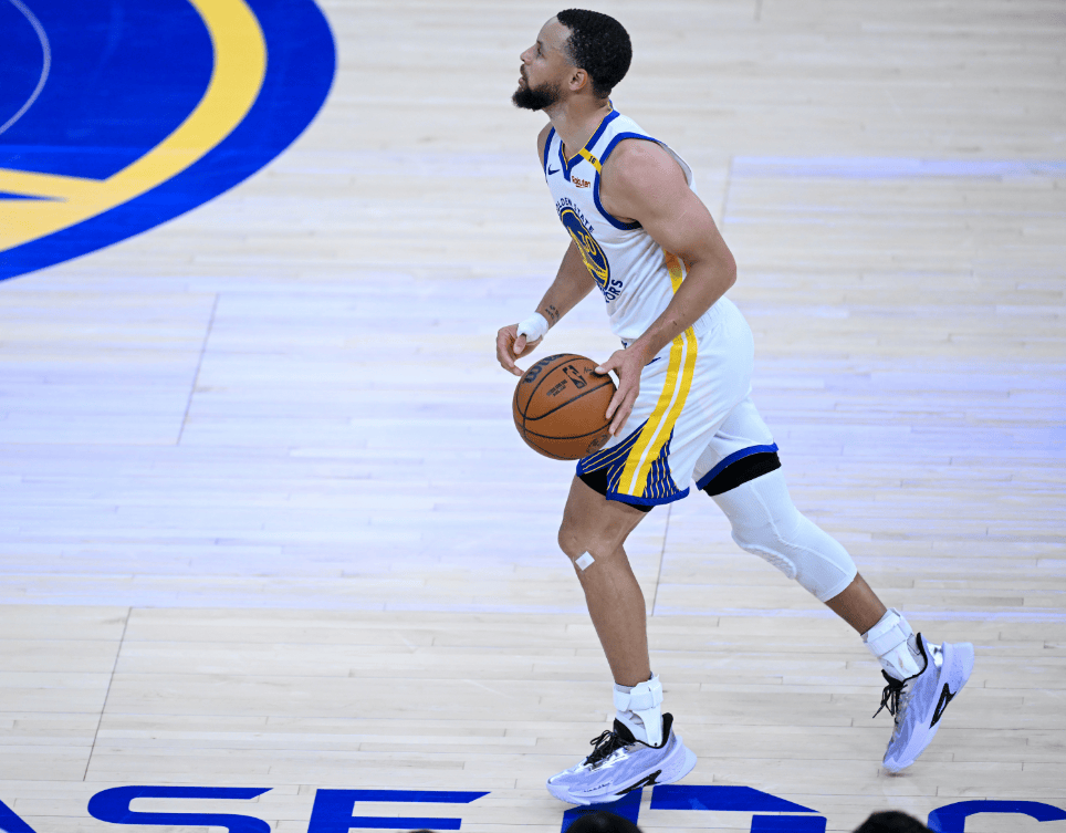 勇士客场胜老鹰，杜兰特全场31分11篮板