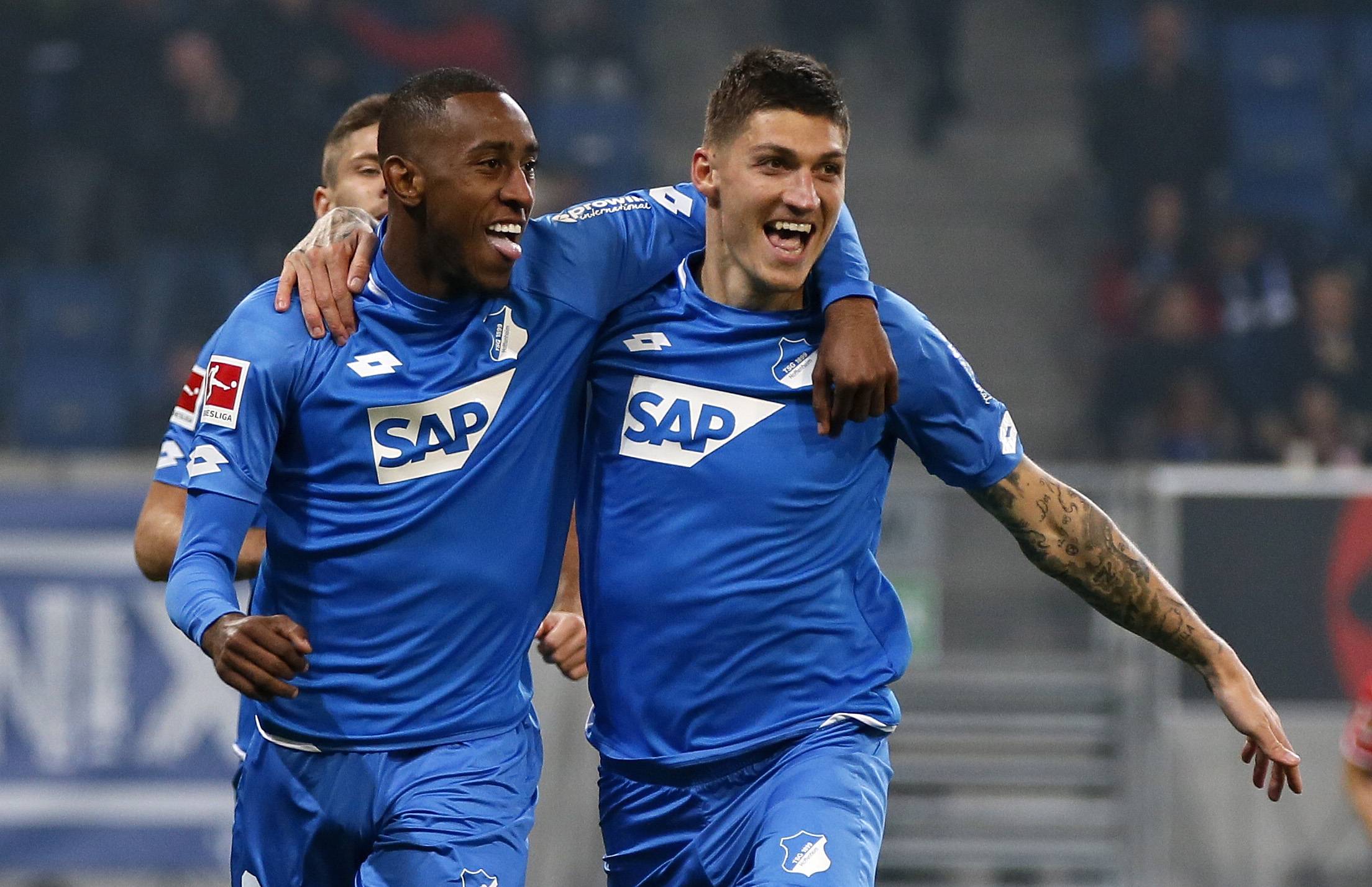 关于弗莱堡客场逼平霍芬海姆，艰难保持不败的信息