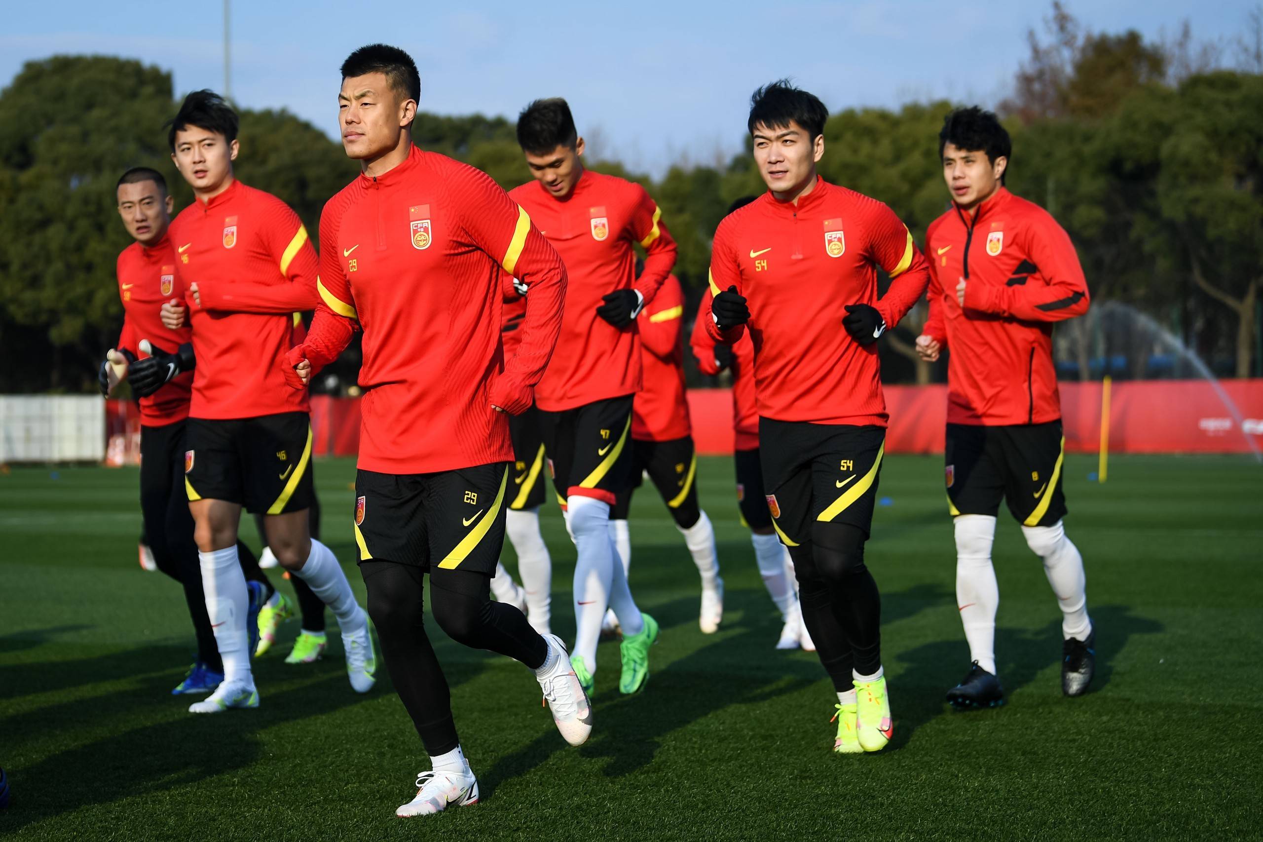 国际足坛表现喜人，中国队实力十分突出的简单介绍