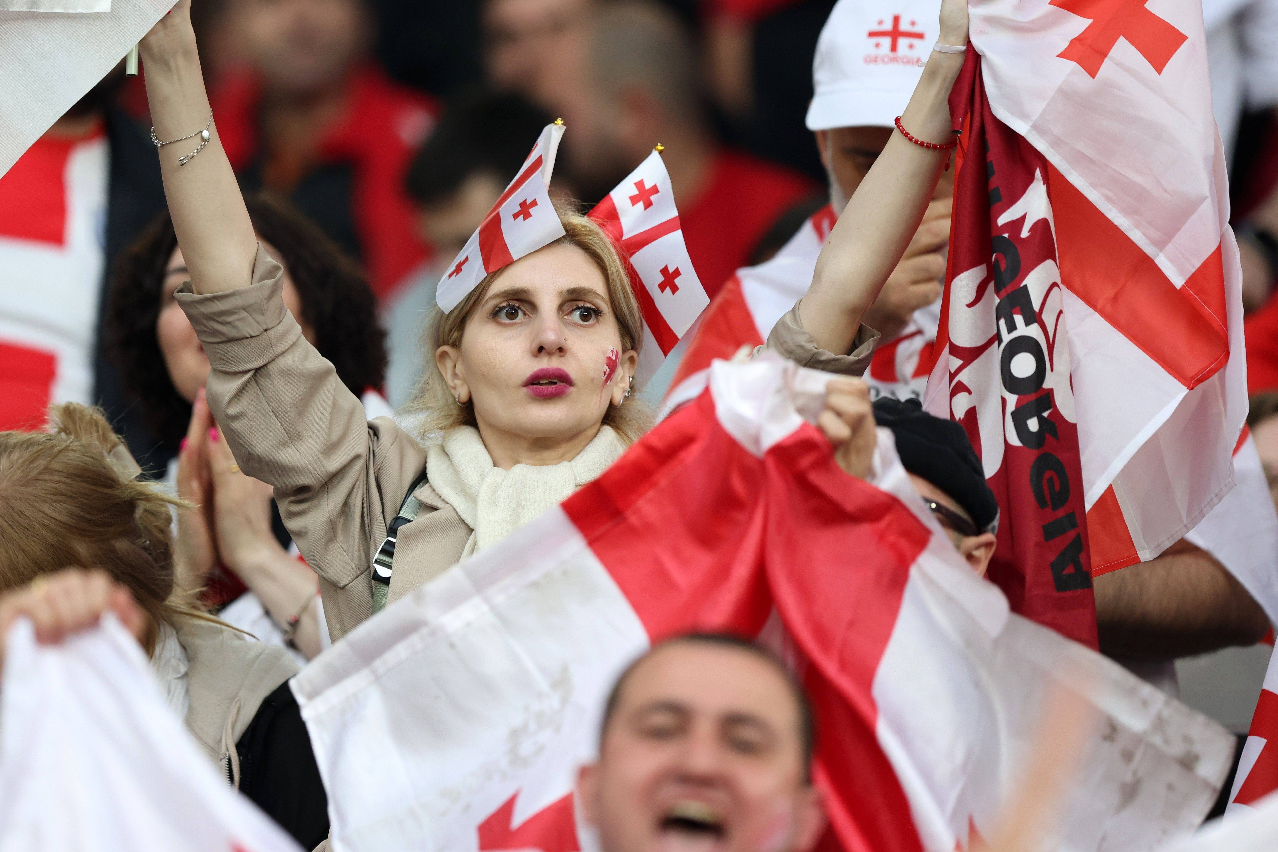 波兰大胜克罗地亚，锁定欧洲杯参赛资格