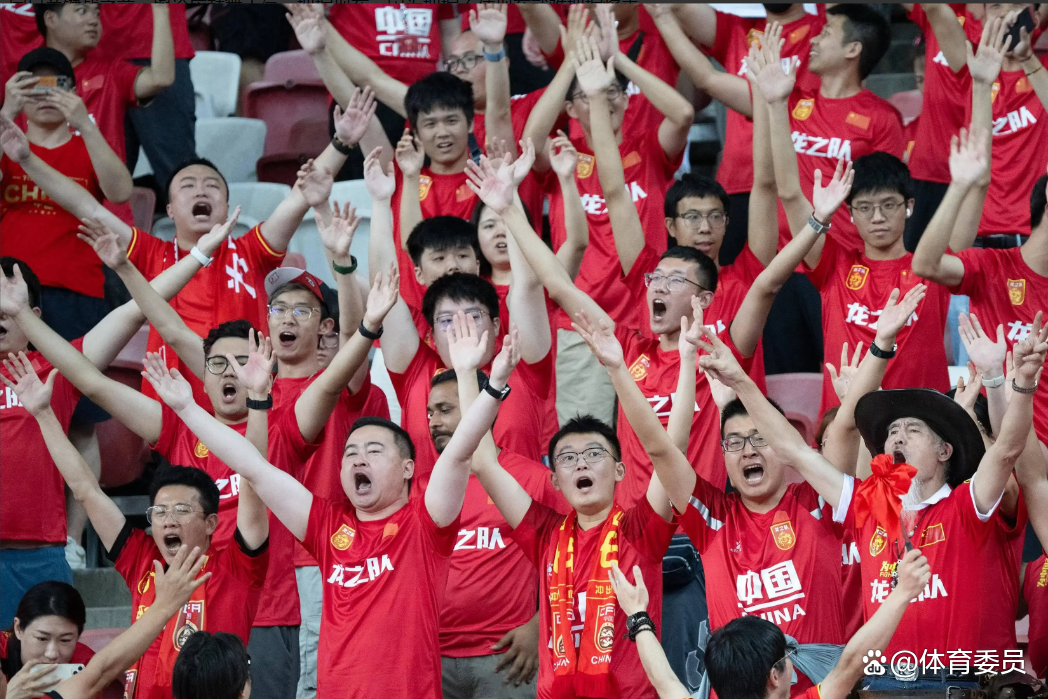 热门球队连续取胜，球迷热情高涨