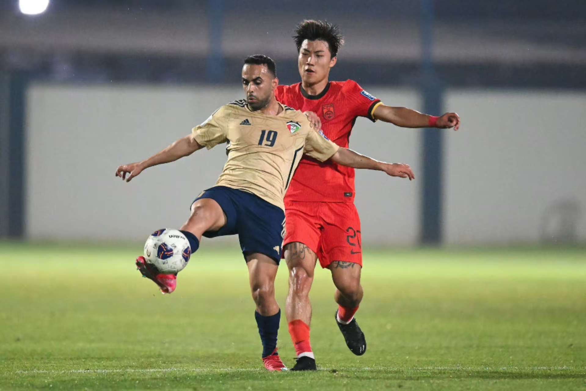 在场上呈现出最佳状态，球队备战下一场比赛