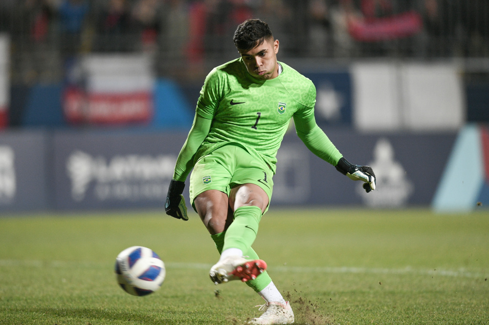 包含巴西球星所属俱乐部古铁雷斯遭遇危机的词条