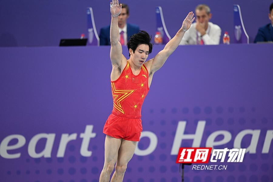 关于体操冠军成功卫冕精彩表现震撼所有人的信息