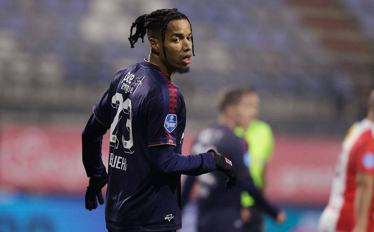 关于埃因霍温实现重大突破，豪取三分的信息