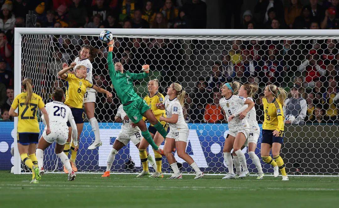 关于国际足球竞技：瑞典对阵意大利擂台的信息