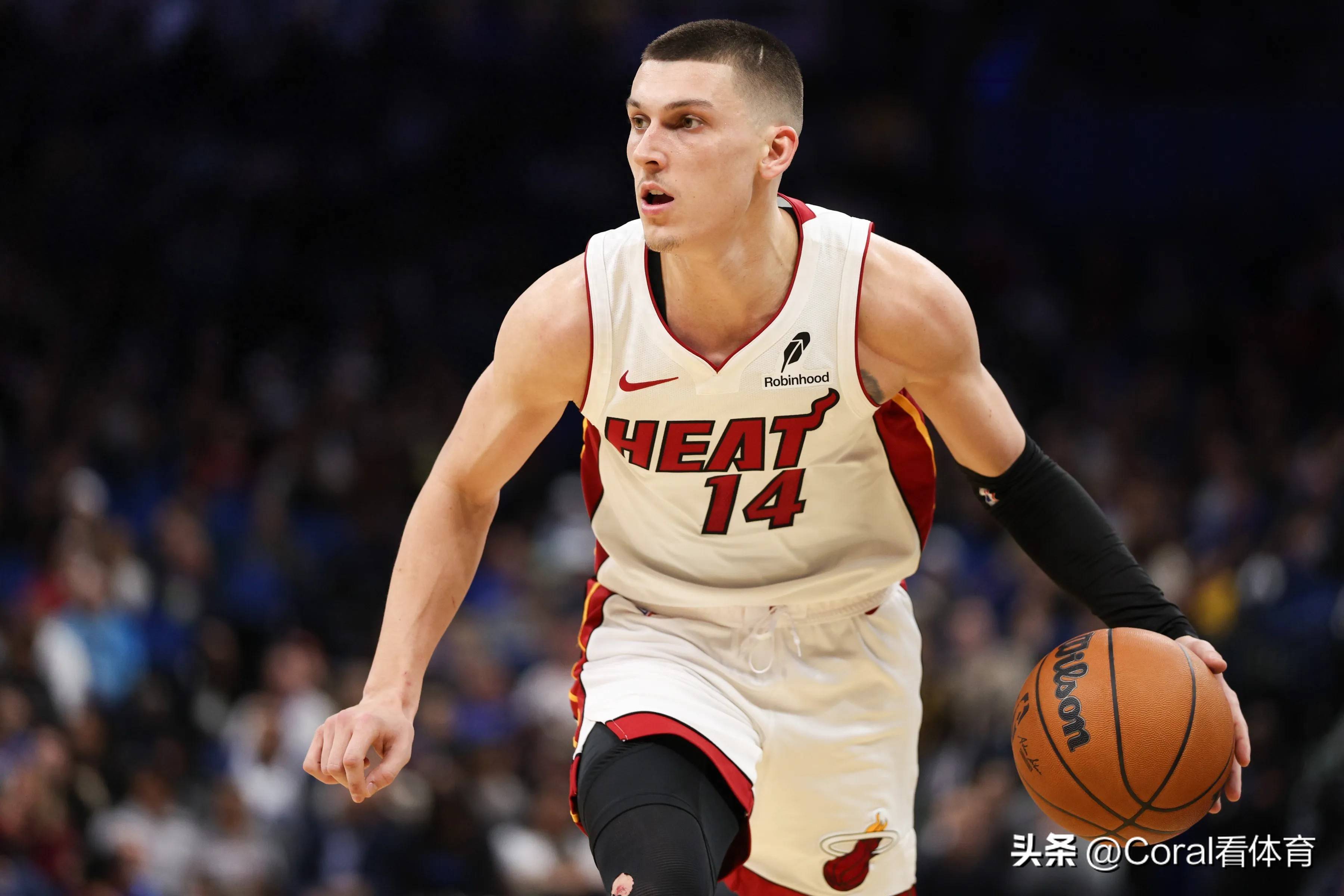 小牛主场大胜热火，唐斯贡献全场最高分