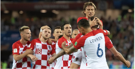 德国队在对阵瑞士队的比赛中险胜