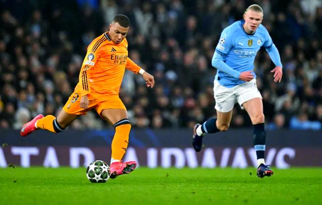 包含巴黎不敌曼城，遗憾失利退出欧冠赛场的词条