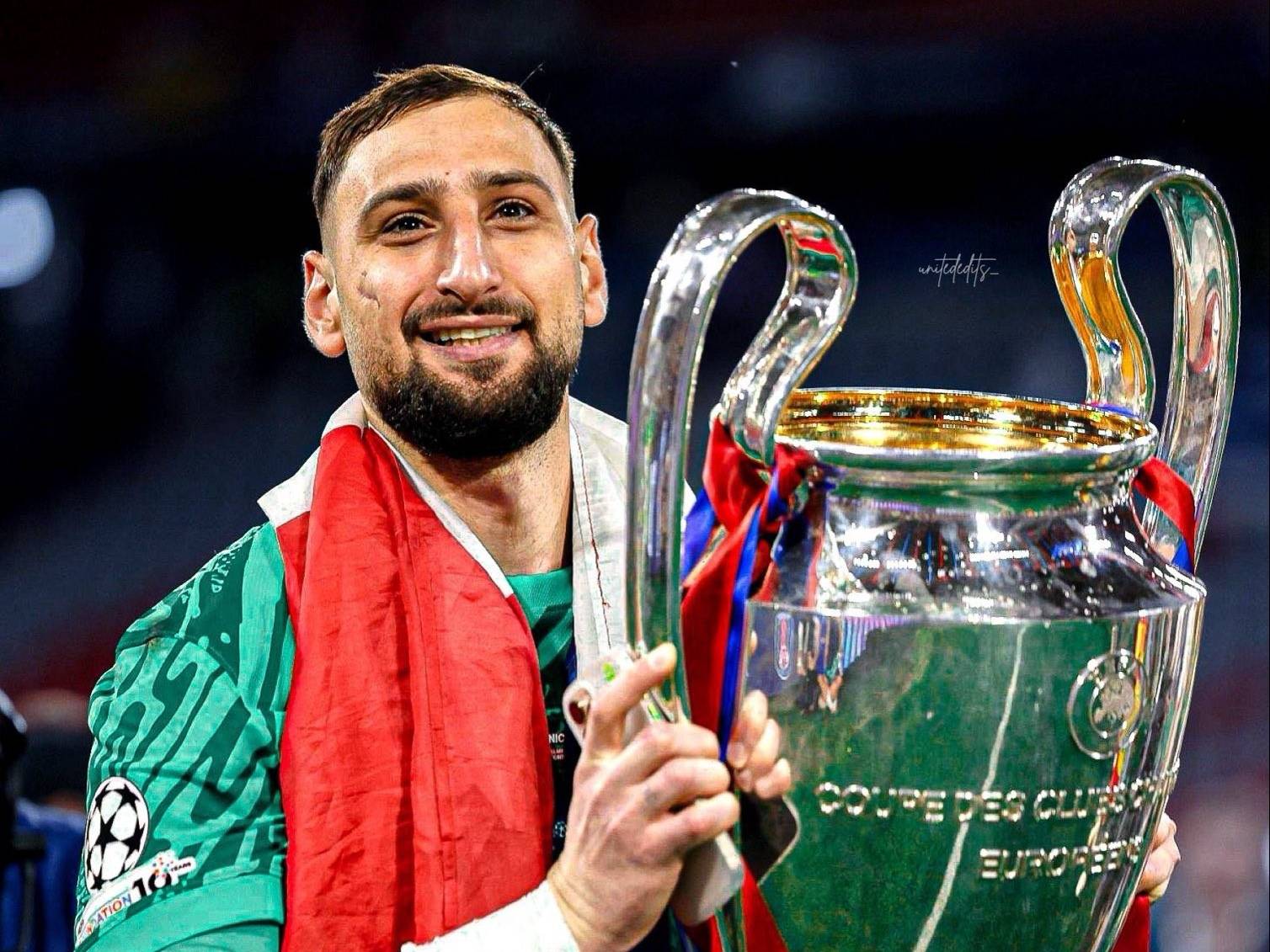 包含巴黎圣日耳曼有意引进基耶利尼，意甲最佳后卫或将转会的词条